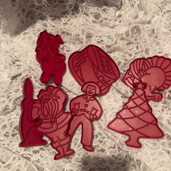 Tupperware Red Party Decorations with Holiday Shapes - Picture 11 of 11